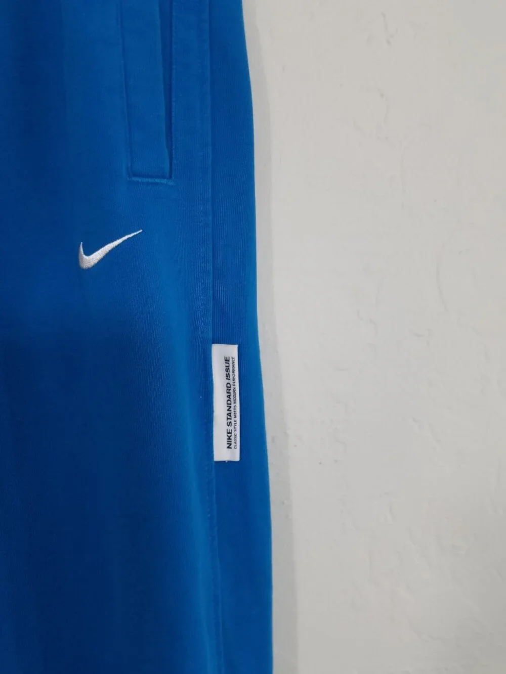 EUC Nike Standard Issue Classic Style Modern Performance Dri-Fit Jogger Pants XL